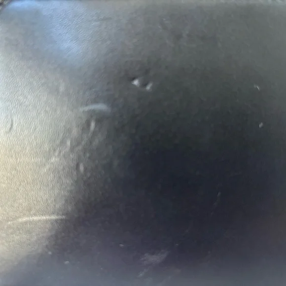 Tod’s Women’s Leather Wallet in Black , a few light scuffs but never used - Picture 6 of 8